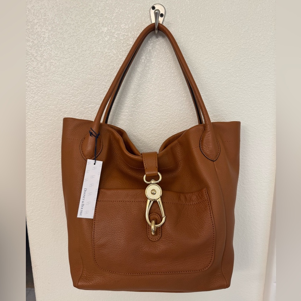 BNWT Dooney & Bourke Belvedere Logo Lock Tote